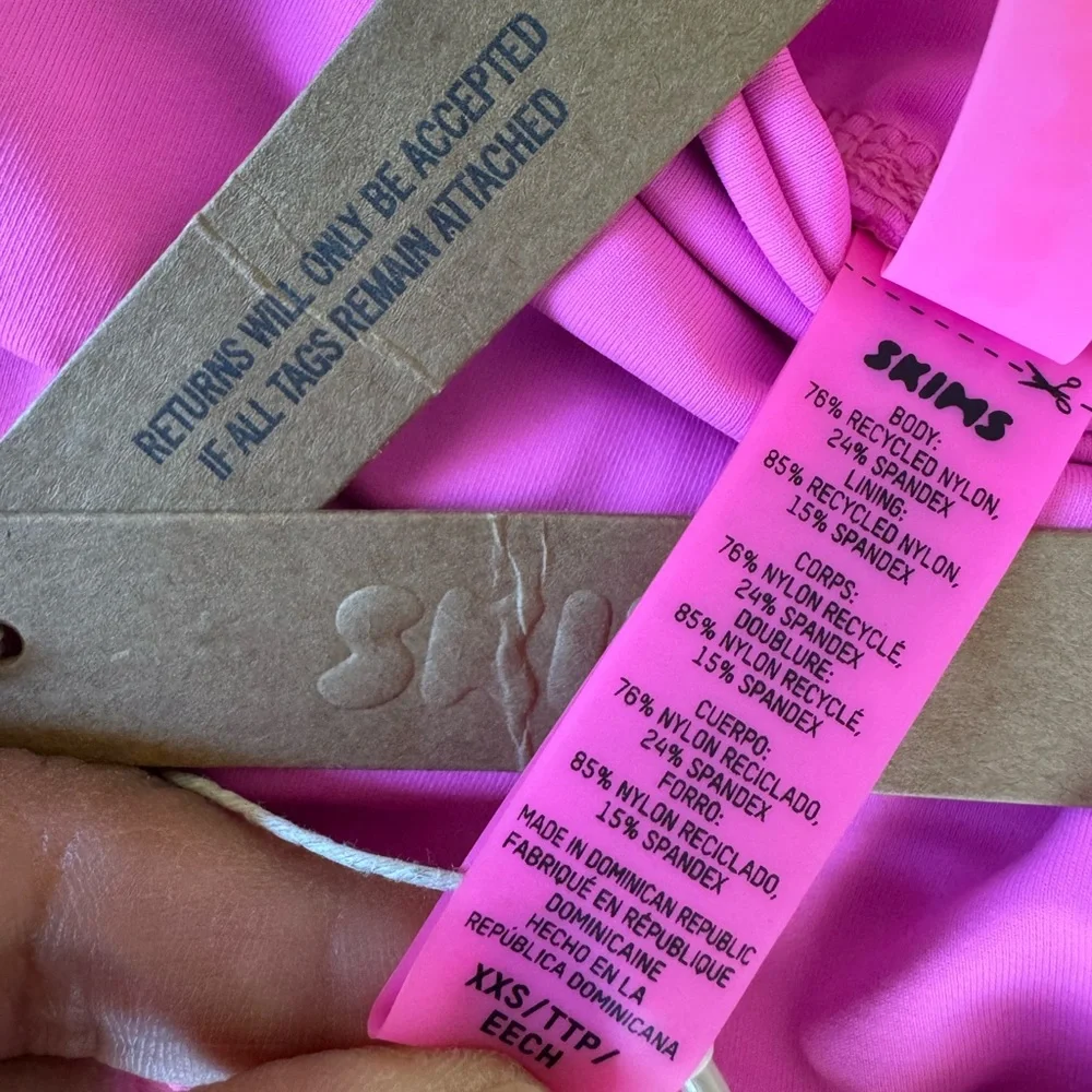 SKIMS chic fuchsia
